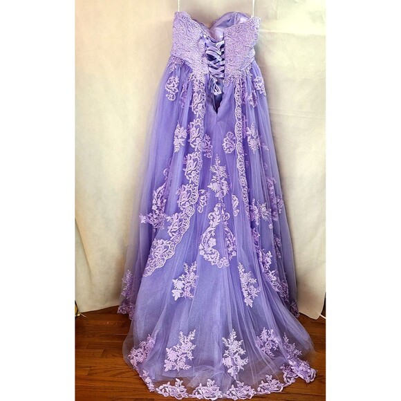 Ball Gown, Prom, Formal (16) Lilac Strapless Embroidered Gown w/Separate Sleeves - Picture 6 of 10